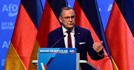 Tino Chrupalla (ancora) alla guida di AfD