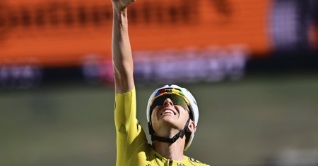 Pogacar si prende anche l'Alpe d'Huez e cancella Pantani