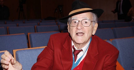 Cento candeline per Teddy Reno, la gioia di Rita Pavone: «Una festa in famiglia»