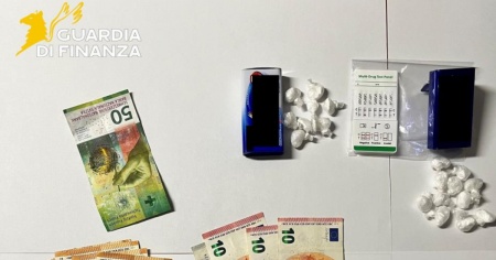 Spacciatore arrestato su un'auto con targa svizzera