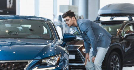 I giovani le auto non le comprano più