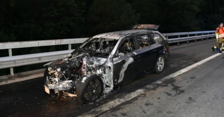 Auto in fiamme sulla A2 all'altezza di Faido: traffico rallentato