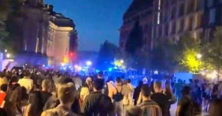 Berlino, furgone contro la folla: «Un morto e 15 feriti»