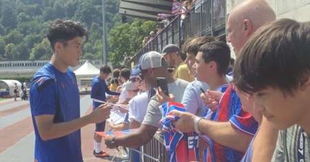 Bagno di folla a Chiasso per l'allenamento del Crystal Palace