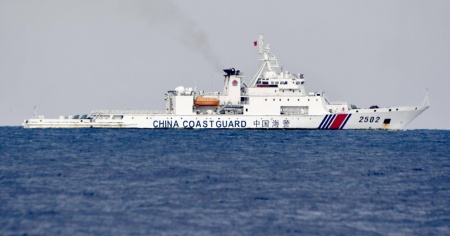 Tokyo allontana navi cinesi dalle acque delle isole Senkaku