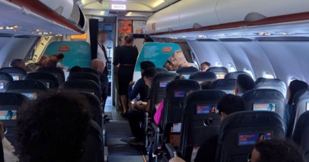 Cinque ore bloccati sulla pista: volo finisce con l'intervento della polizia