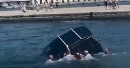 Con l’auto in mare: giovani militari si tuffano per salvare il guidatore