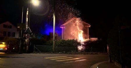 Monopattino elettrico esplode e prende fuoco, danni per decine di migliaia di franchi