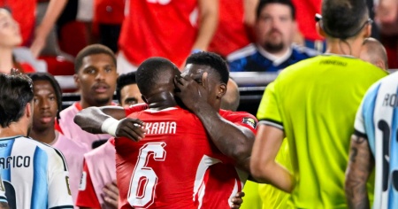 Espulso per simulazione, Embolo in lacrime dopo l’eliminazione