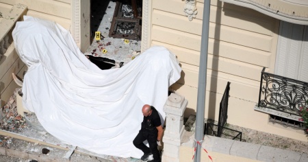 La moglie di Ermolaev è sempre grave, l'attentatore resta introvabile