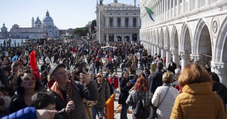 Tassa d'ingresso, Venezia incassa oltre 5 milioni. Ora la proposta shock: 50 euro per visitarla