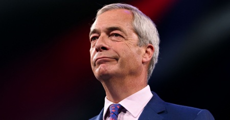 Nigel Farage annuncia le sue dimissioni da deputato