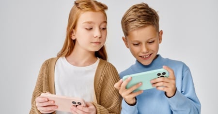 Anche in Svizzera si dibatte sul divieto dei social per i giovanissimi