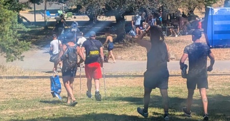 Aggredito per una maglietta "antifa": fermate quattro persone