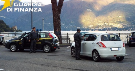 Fermati con la droga per andare al party techno organizzato sul confine