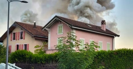 Fiamme in un'abitazione, trovano un corpo