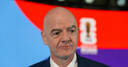 Mondiale privatizzato, è rivolta contro la FIFA e Infantino