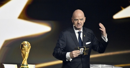 Piani FIFA, cresce l’opposizione: si dimette il consigliere di Infantino (che è sempre più solo)