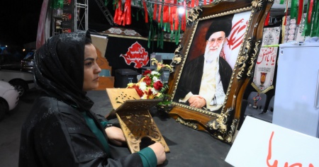A Teheran la gente critica i costi per il funerale di Khamenei
