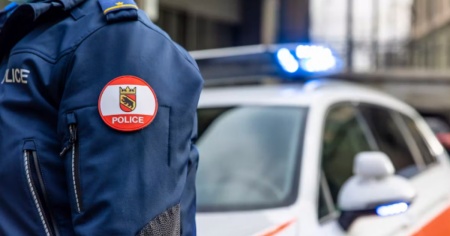 Dà fuoco a diversi furgoni, arrestato