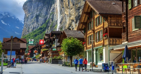 Furti e raggiri nell'Oberland bernese: 15 fermati