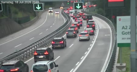 Ancora 6 chilometri di coda al San Gottardo