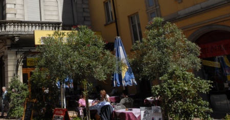 Il caffè del mattino finisce con una terrazza piena di sangue