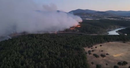 Incendio boschivo a nord di Madrid brucia 12mila ettari
