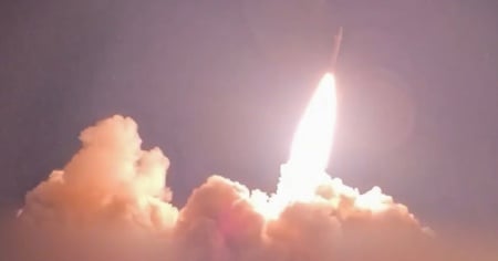 Missile iraniano contro una nave statunitense nell'Oceano Indiano