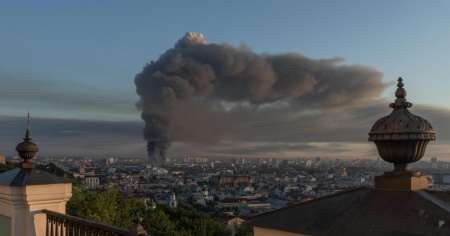 Kiev, colpito l'edificio in cui alloggiava lo staff dell'Eurocamera