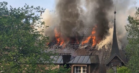 Incendio in hotel, fiamme domate