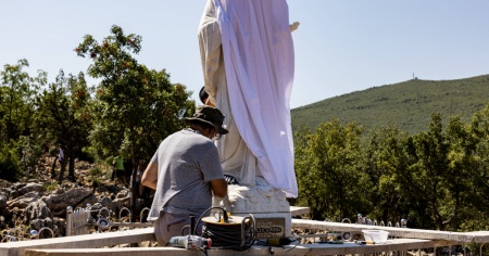 Arrestato un 31enne per la profanazione della Madonna di Medjugorje
