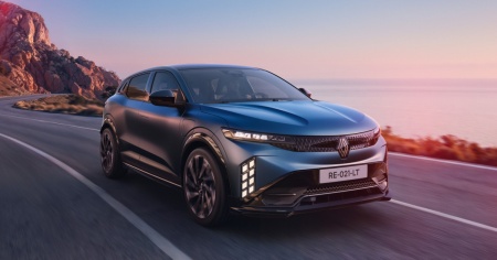 Renault Megane torna con più sicurezza e autonomia