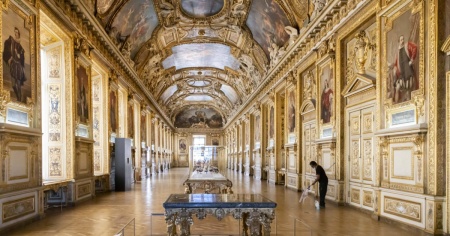 Riaperta la galleria di Apollo del Louvre