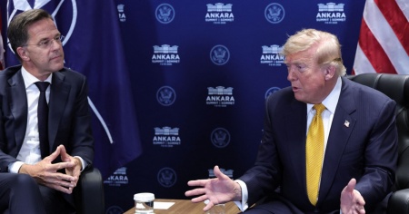 Trump: «Sono molto arrabbiato con la Nato. Iran bugiardo e malato: tregua finita»