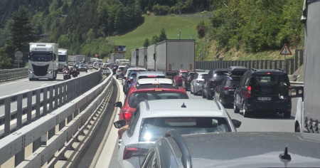 Al portale nord (anche oggi) 12 chilometri di coda