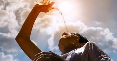 Ombra, acqua e città verdi per salvarci dalla canicola. Ecco le 31 soluzioni dei Verdi