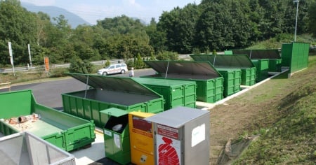 Ecocentri e canicola: «Cittadini confusi. Opportuno un orario estivo stabile»