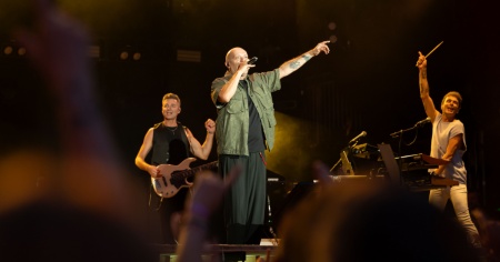 In 7mila per cantare le canzoni di Max Pezzali