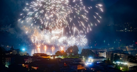 "Luci e Ombre" tra l'esibizione del Super Puma e i fuochi d’artificio