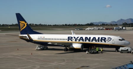 Ryanair, -34% utile trimestrale per il conflitto in Medio Oriente