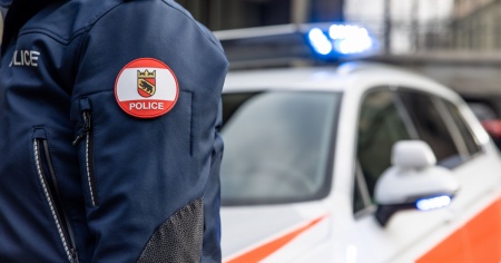 Schianto prima del tunnel autostradale: muore un 22enne