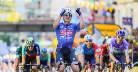 Schmid sfiora il bis: Philipsen lo beffa soltanto in volata