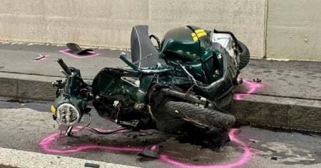 Scontro frontale in galleria: morta una 60enne