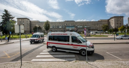Bimba muore dimenticata nel pulmino dell’asilo
