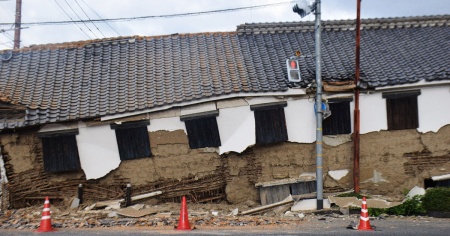 Almeno 13 le vittime del terremoto