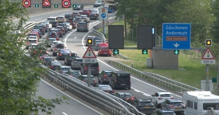 15 chilometri di coda in direzione sud, 4 verso nord