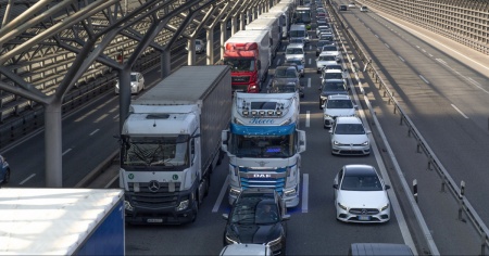Traffico da record: costi per 117 miliardi di franchi e auto sempre in testa