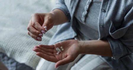 Il farmaco che raddoppia l’attacco ai tumori: così la terapia si auto-assembla