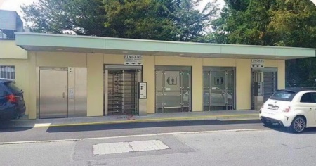 «Non riuscivo a respirare»: l'incubo di una turista intrappolata nella toilette